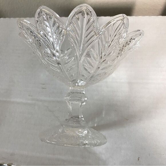 Fifth Avenue Ltd. 24% Lead Crystal Pedestal footed Bowl candy trinket platter - Picture 5 of 6